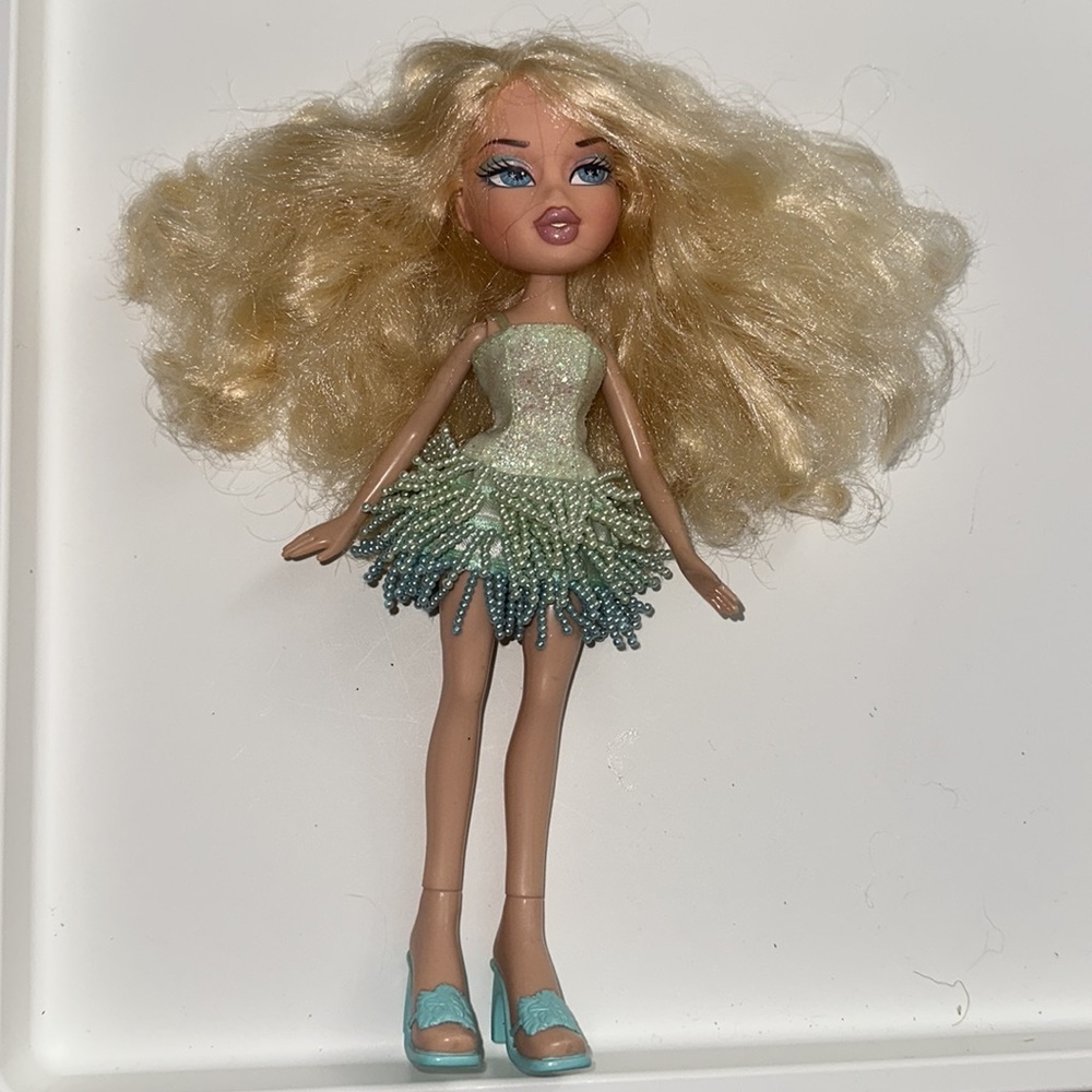 Bratz Cloe Hollywood Style 2005 - Picture 7 of 10